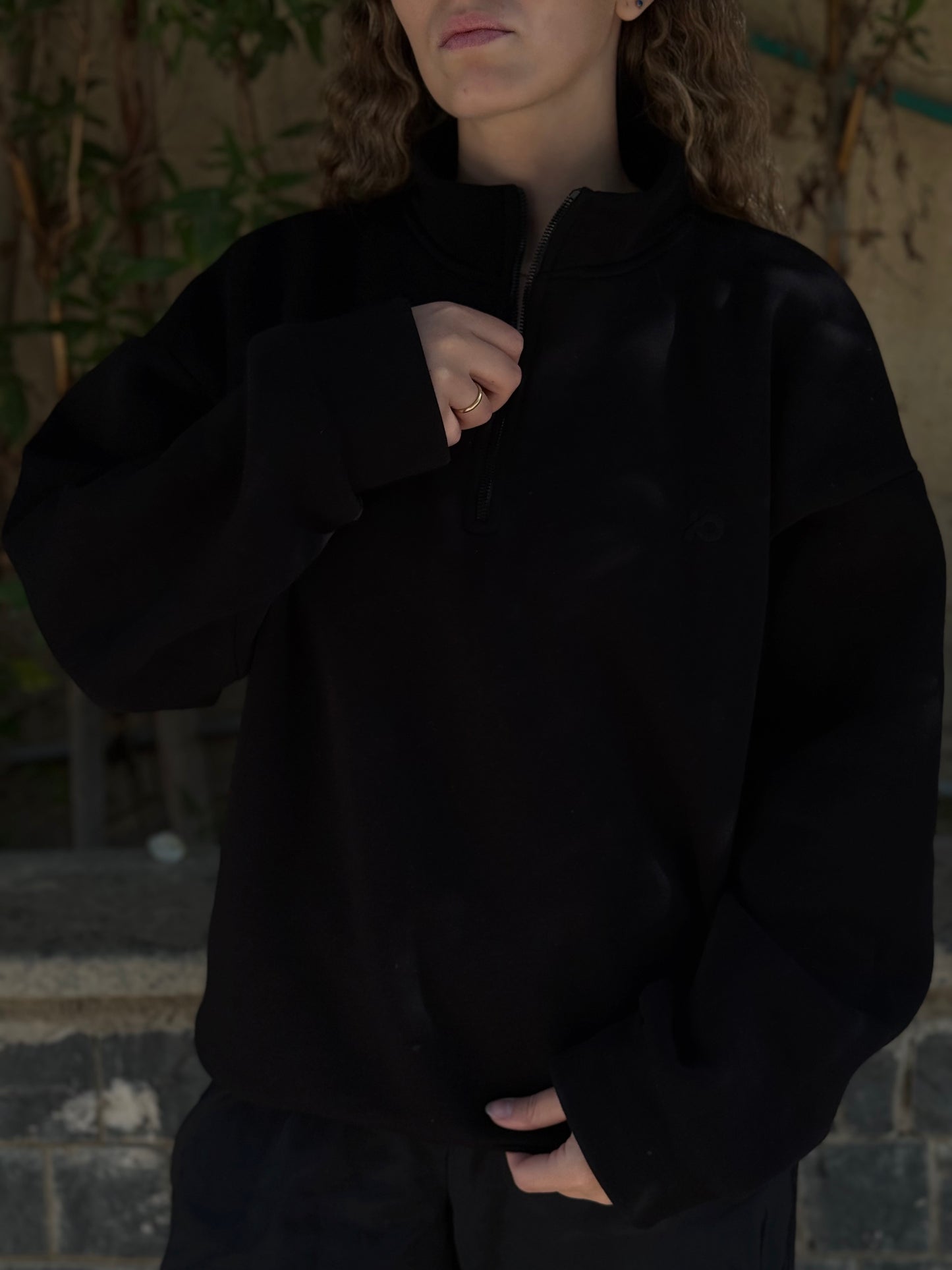 Black Quarter Zipper